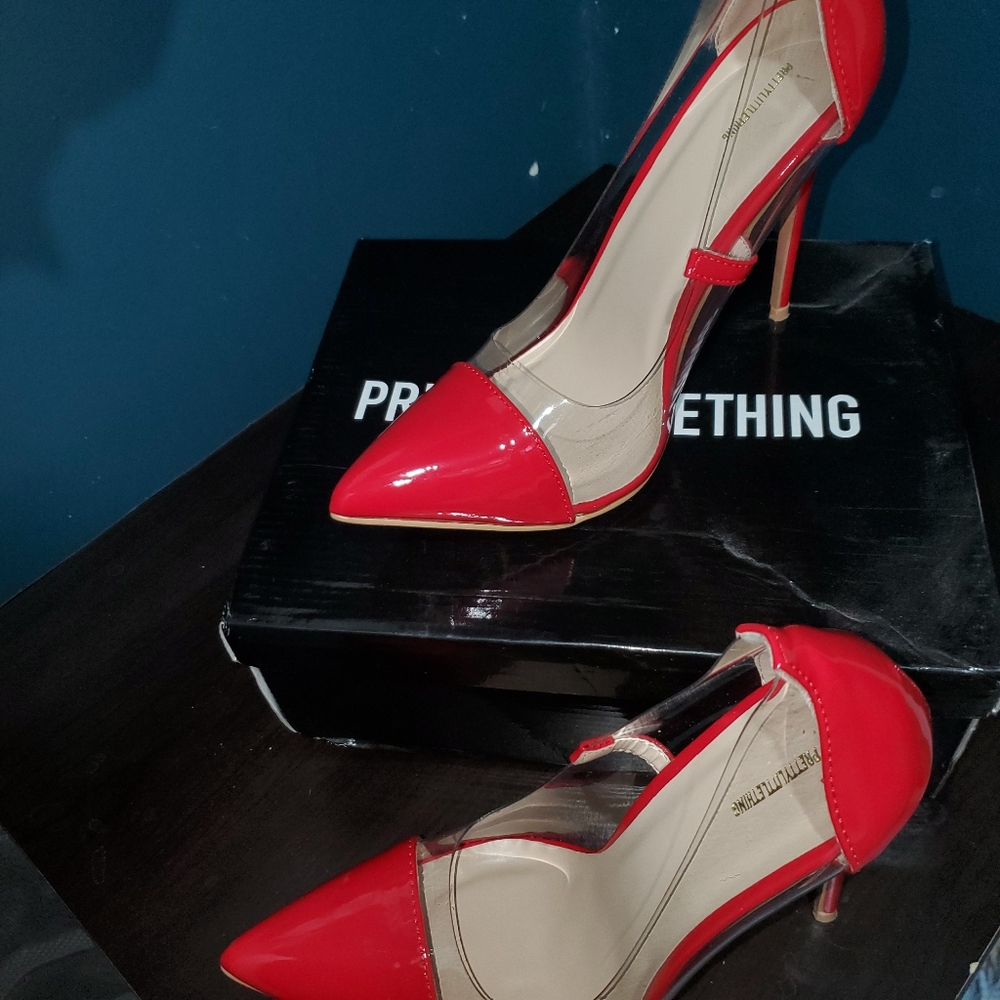 Red pumps - Picture 3 of 5